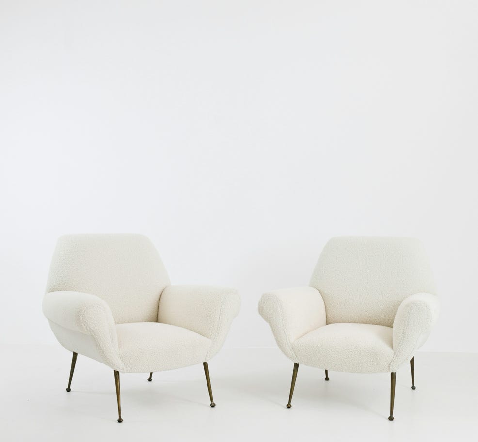 Altes Auto In Der N&auml;he Von Baum Geparkt